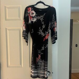 Roz & Ali Black and Red Floral Long Sleeve Dress
